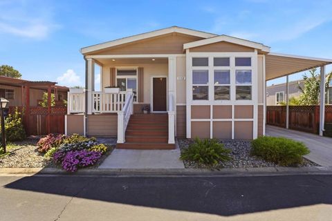 Photo of 500 West 10th Street, Gilroy, CA 95020 (MLS # ML82038367)