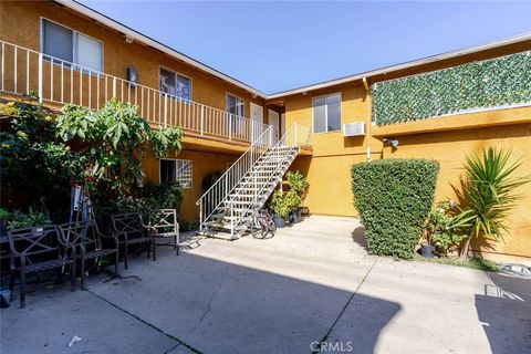 Photo of 13015 Vanowen Street #10, North Hollywood, CA 91605 (MLS # SR26023817)
