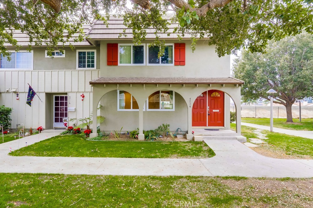 4714 Larwin Avenue