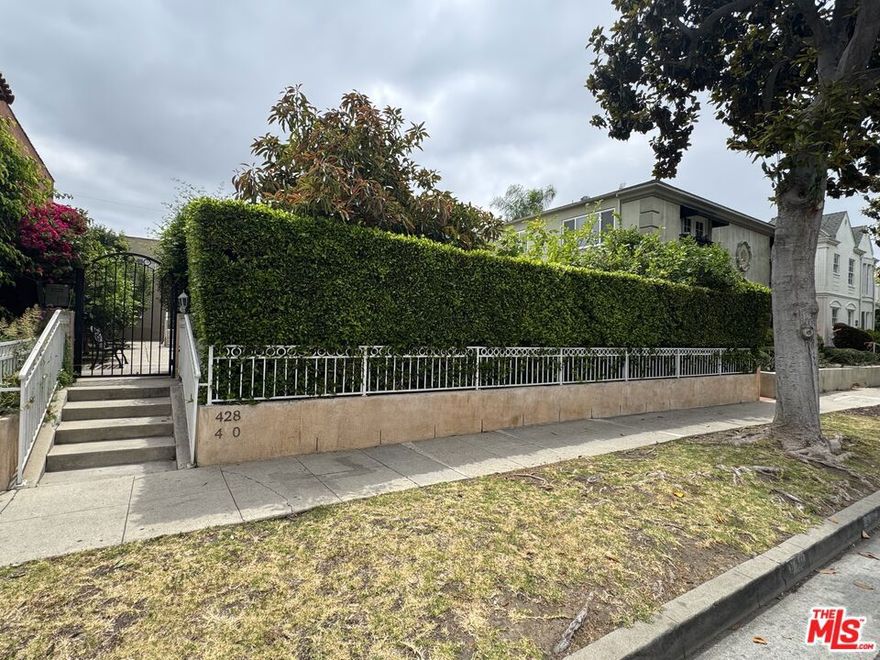 Location Location 1-Bedroom,  1-Bath Back unit 430 1/2 is for lease in Beverly Hills, Laminate Wooden Floors, Marble Floors In Kitchen andf Bath, Breakfast Area, Washer/Dryer On The Premesis, Refridgerator, Oven, Microwave, Covered Remote Controlled Garage in the back, No Tenants Above or Below Unit, Private Outdoor Sitting Area,  Walking Distance To House of Worship, Transportation , Shopping and Restaurants.