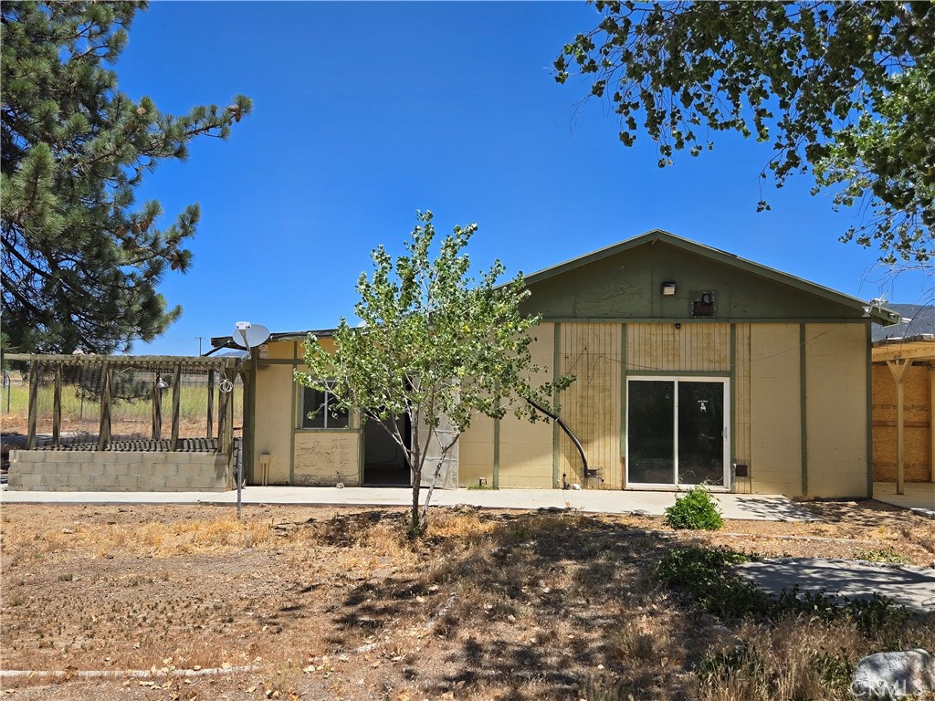 2.96 Acres of flat usable land COMMERCIAL Zoning of M-M. This property has an approximately 1200 SF Cinder block building onsite with enclosed patio, multiple rooms and bathroom. The property is fully fenced has 2 electric meters, private water well, large barn, duck pond and some mature landscaping. This property offers great location with paved road frontage in beautiful Anza, CA. This property could have an assortment of uses per the zoning. Talk to an agent to obtain the zoning writeup or research with county the many uses with M-M zoning. Great spot for a business! Seller will entertain a LEASE OPTION with 50K Option money, 3K per month with 1K going toward principal. 3 year term.