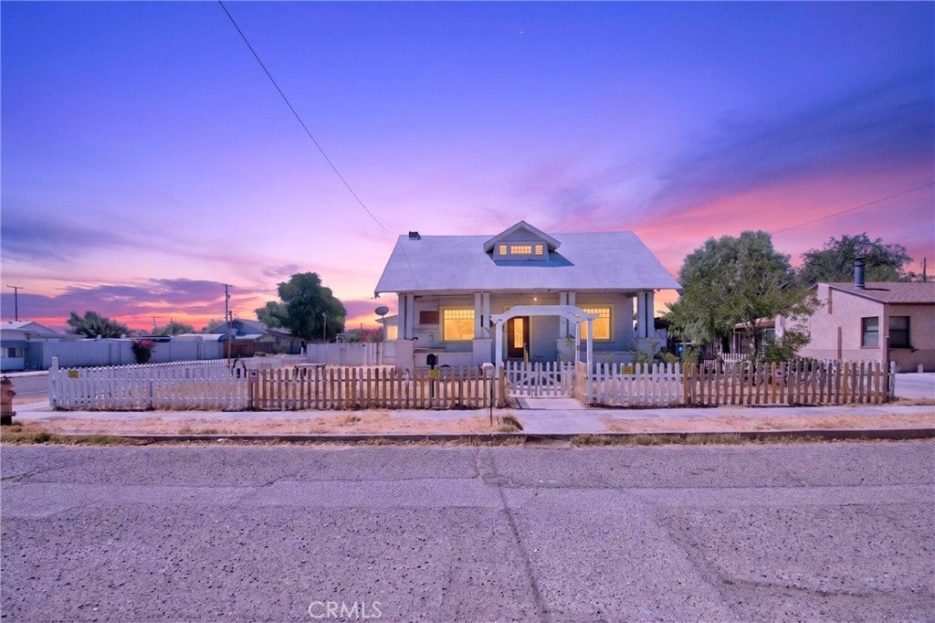 203 Walnut Street