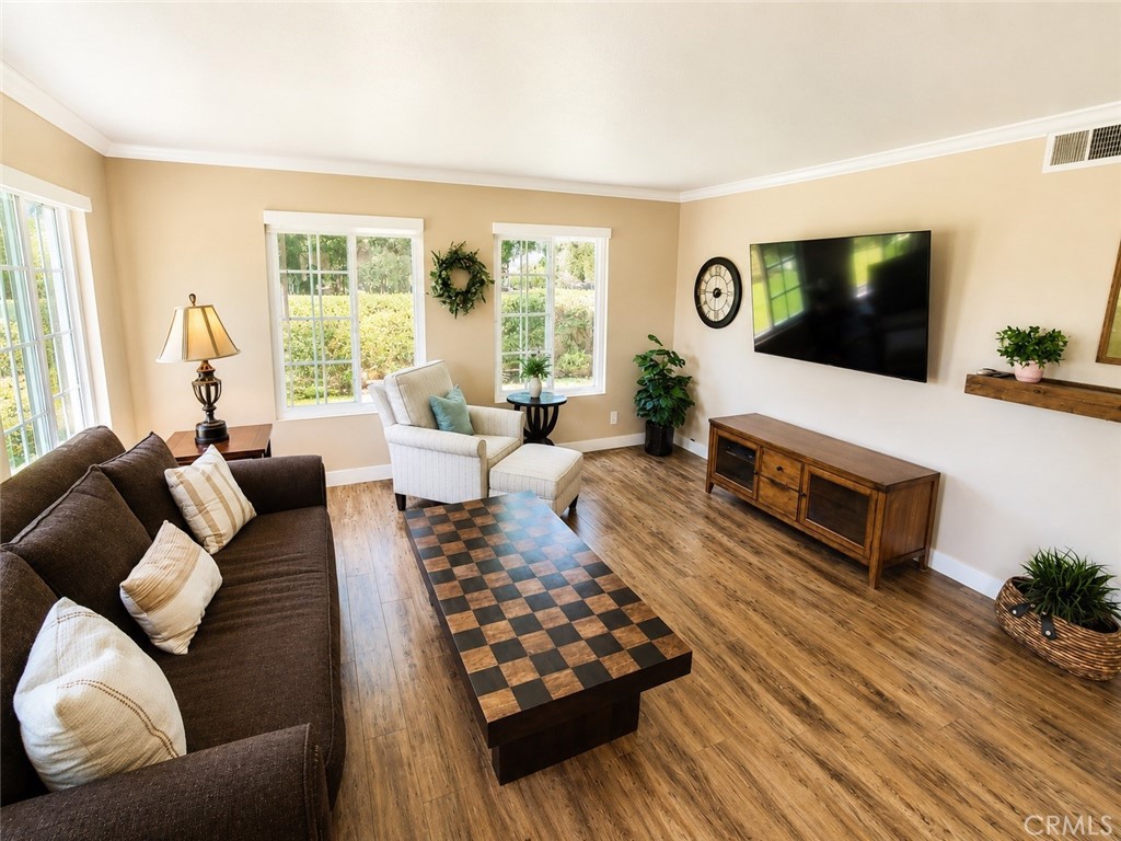36 Woodleaf