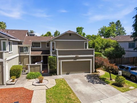 Photo of 1127 Longshore Drive, San Jose, CA 95128 (MLS # ML82044341)