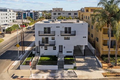 Photo of 860 N Hudson Ave Ave #A, West Hollywood, CA 90005 (MLS # BB26094028)