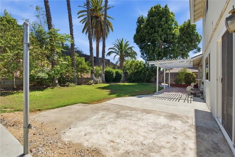 Tiny photo for 370 W Blaine ST, Riverside, CA 92507 (MLS # IV26225262)