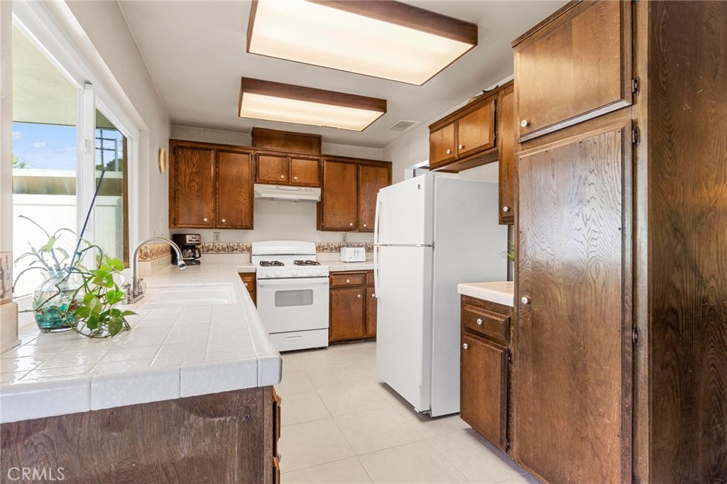175 N Vallejo Way