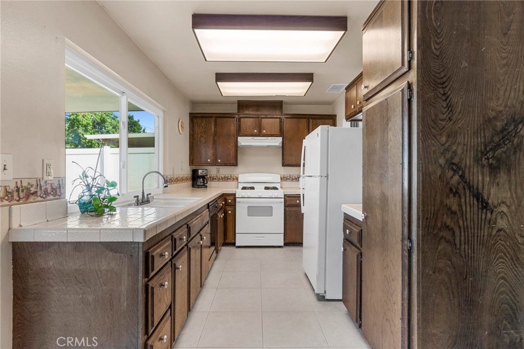 175 N Vallejo Way