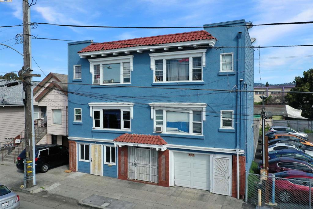 Qualified investors are extended the opportunity to acquire 3314 Farnam Street located in Oakland, CA. This well-maintained apartment community of 4 units was built in 1923 and includes 1 large two bedroom / two bathroom unit and 3 two bedroom one bathroom units. Each unit is individually metered for gas and electric. Tenants enjoy secure gated access and a common area backyard. 3314 Farnam offers investors the opportunity to increase cash flow through potential conversion of the 3 storage units into ADU's, capital expenditure pass throughs and rent increases. Buyer shall be responsible for verifying unit determination.