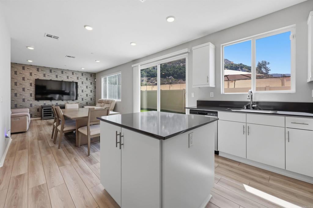 253 Paddock Lane