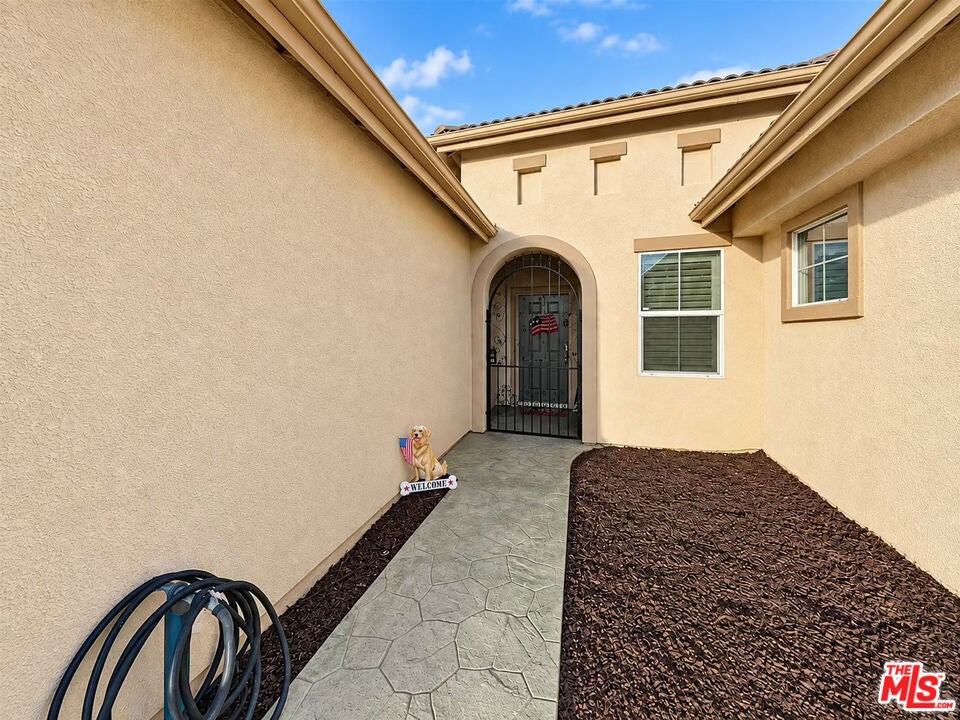 17886 Robusta Drive