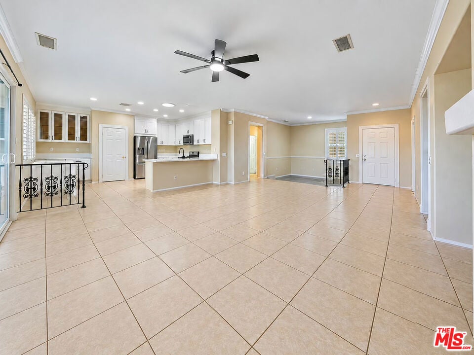 17886 Robusta Drive