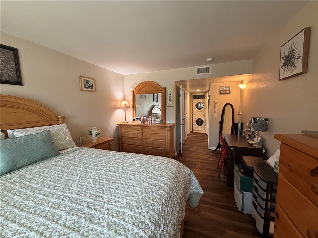 2599 Walnut 205