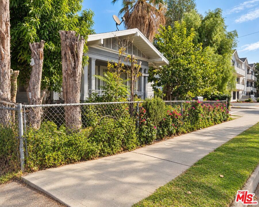 6411 Willis Avenue