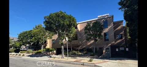 Photo of 144 N Michigan Ave, Pasadena, CA 91106 (MLS # SB26044815)