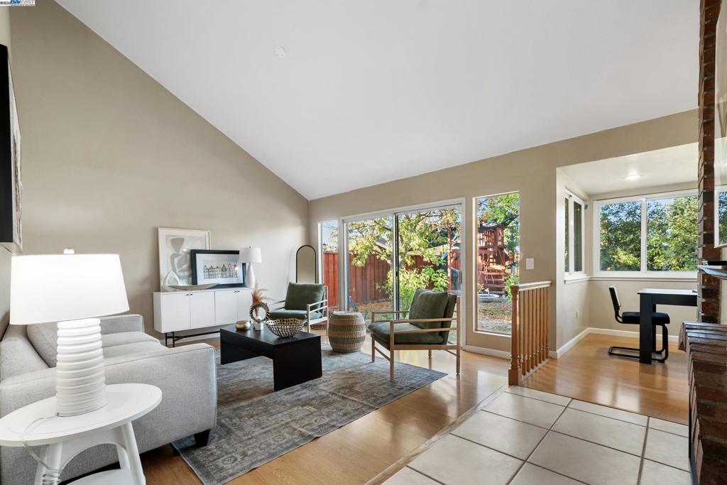 SUNSET WEST - Residential