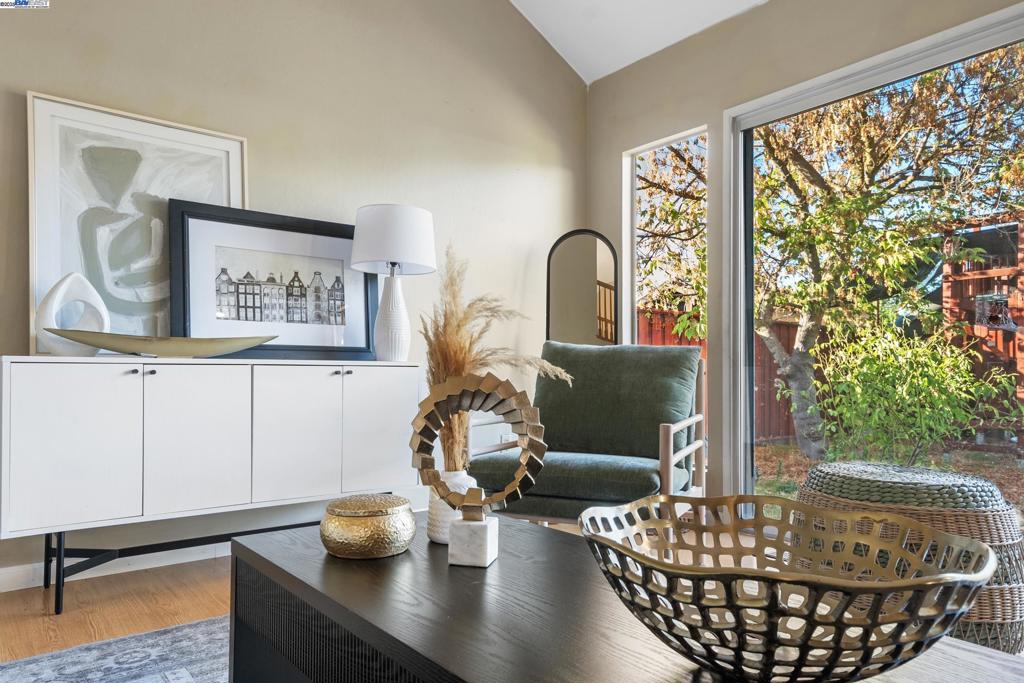 SUNSET WEST - Residential