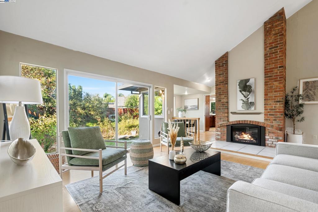 SUNSET WEST - Residential