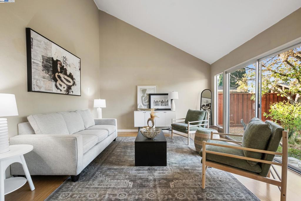 SUNSET WEST - Residential
