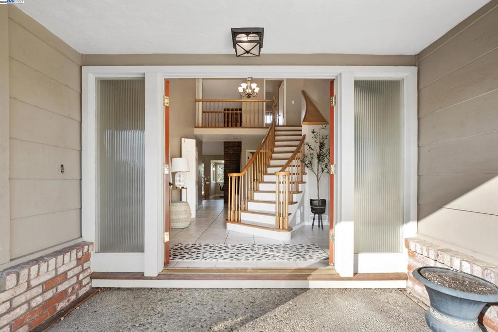 628 Lido Dr