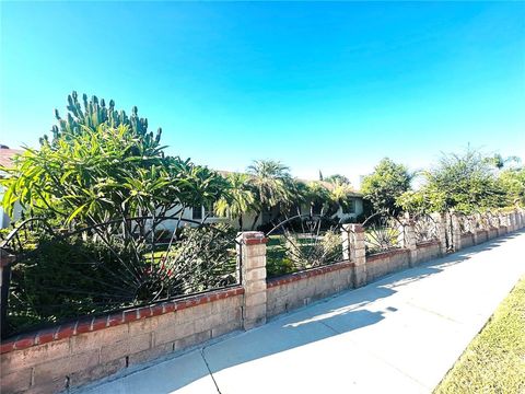 Tiny photo for 22427 Vanowen Street, West Hills, CA 91307 (MLS # SR25161739)