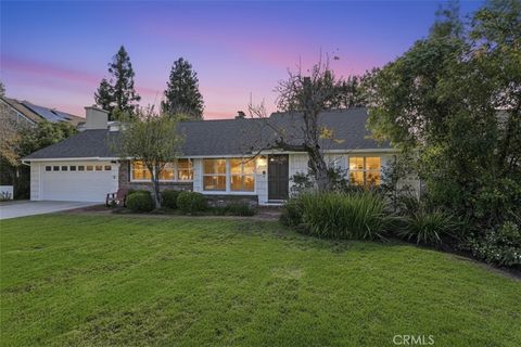 Photo of 16146 Otsego, Encino, CA 91436 (MLS # SR26011237)