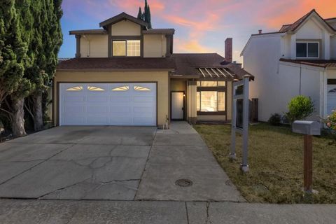 Photo of 1291 Royal Crest Drive, San Jose, CA 95131 (MLS # ML82026346) Photo of 1291 Royal Crest Drive, San Jose, CA 95131 (MLS # ML82026346)