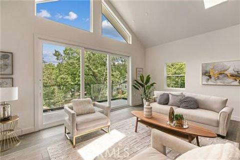 Photo of 1670 Grass Valley Rd, Lake Arrowhead, CA 92352 (MLS # TR26058789)