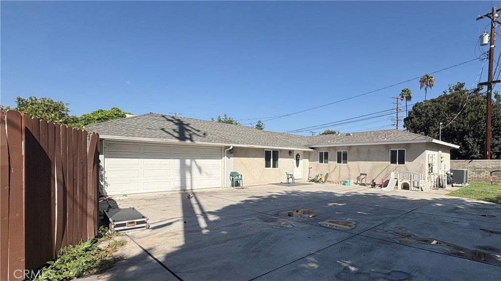 1221 1223 Magnis Street