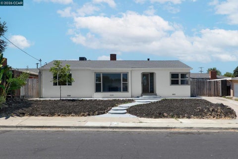 Photo of 103 Cataline Ave, Antioch, CA 94509 (MLS # 41148678)