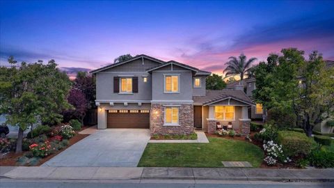 Photo of 18042 Calle Central, Morgan Hill, CA 95037 (MLS # ML82046661)