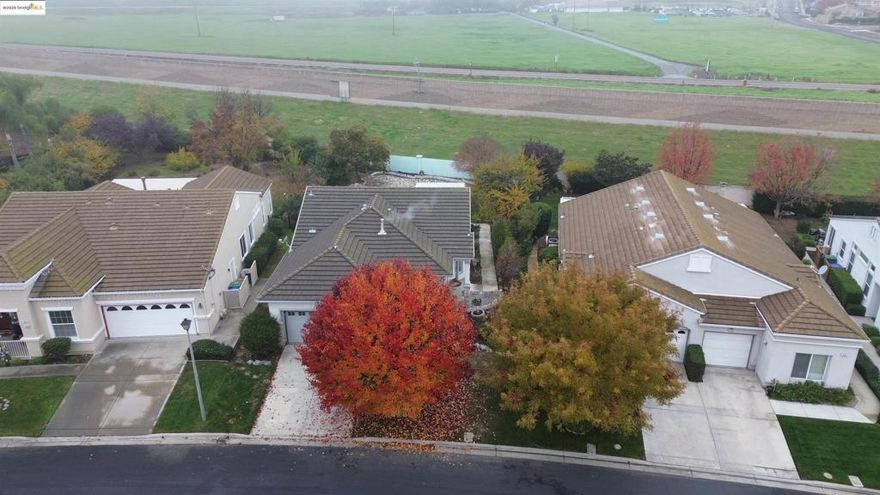 Beautiful Styled Home in the highly sought-after Summerset?2 Palms 55+ community. Amenities include Swimming pool, Tennis Courts, Golf Course, ClubHouse,Fitness Center, Bocci Ball and MUCH MORE. Don't be SHY!! Make Your Offers!!