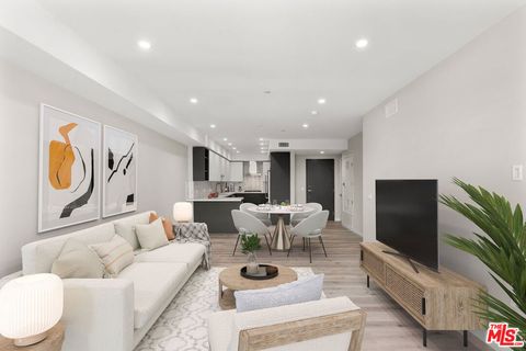 Photo of 1226 S Bedford Street #103, Los Angeles, CA 90035 (MLS # 25583805) Photo of 1226 S Bedford Street #103, Los Angeles, CA 90035 (MLS # 25583805)