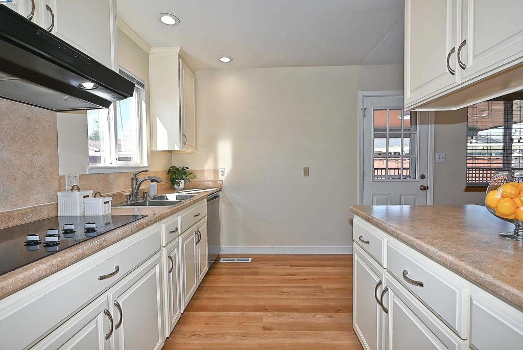 SUNDALE - Residential