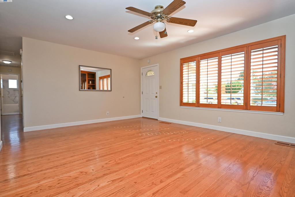 SUNDALE - Residential