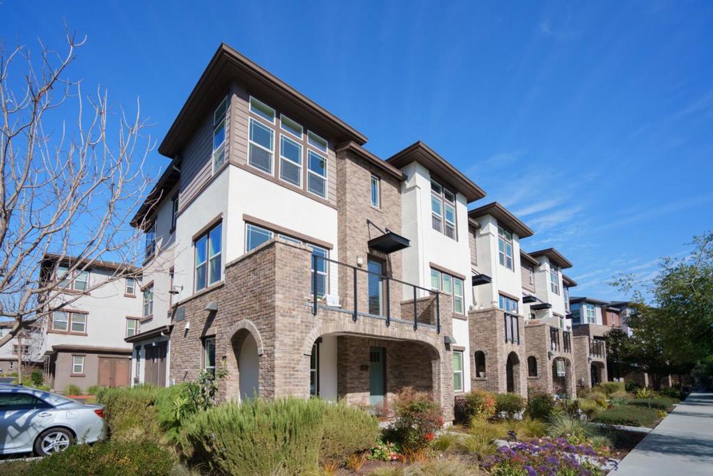 885 De Guigne Drive 1, Sunnyvale CA 94085