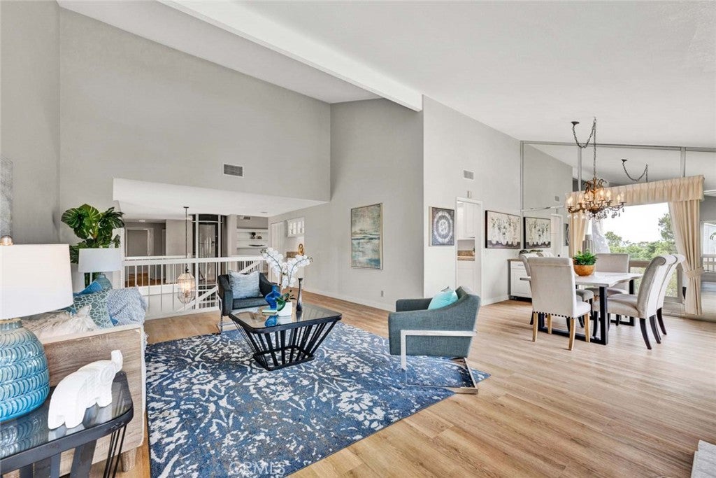 22 Rocky Knoll KNL