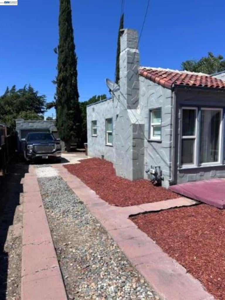 408 W 10th Street