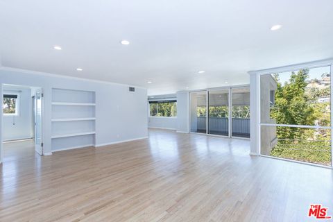 Photo of 1539 N Laurel Avenue #306, Los Angeles, CA 90046 (MLS # 25600385) Photo of 1539 N Laurel Avenue #306, Los Angeles, CA 90046 (MLS # 25600385)