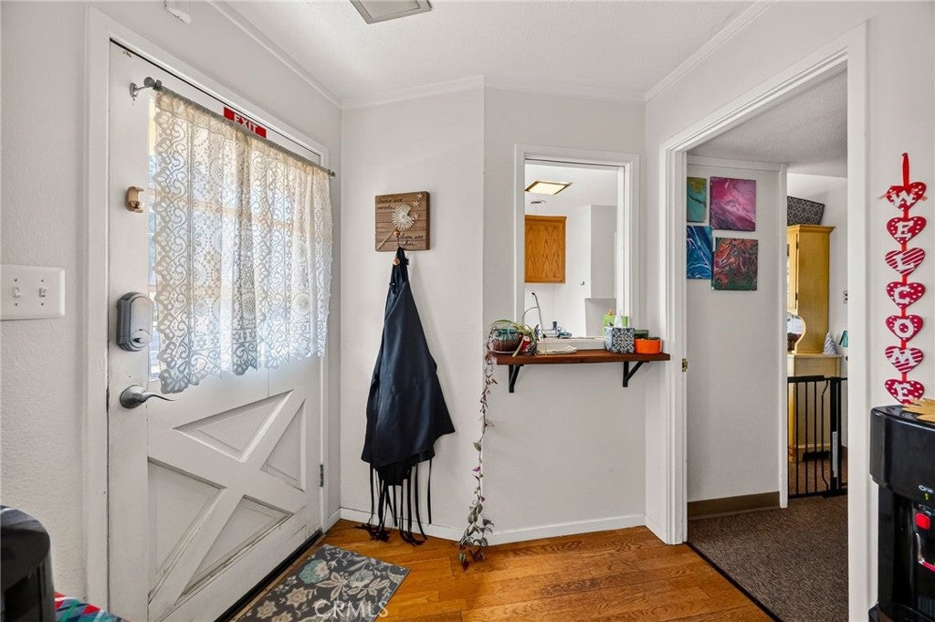 6407 Skyway