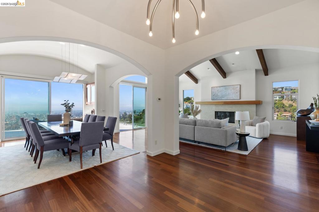 1442 Grand View Dr