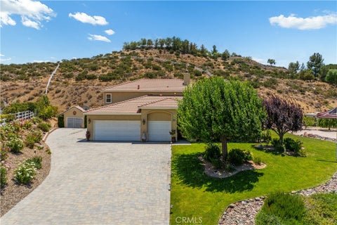 Photo of 34016 Desert RD, Acton, CA 93510 (MLS # SR26151741)
