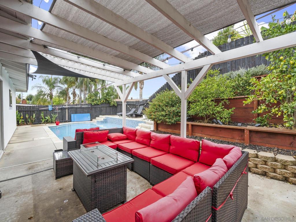 10252 Santana Street