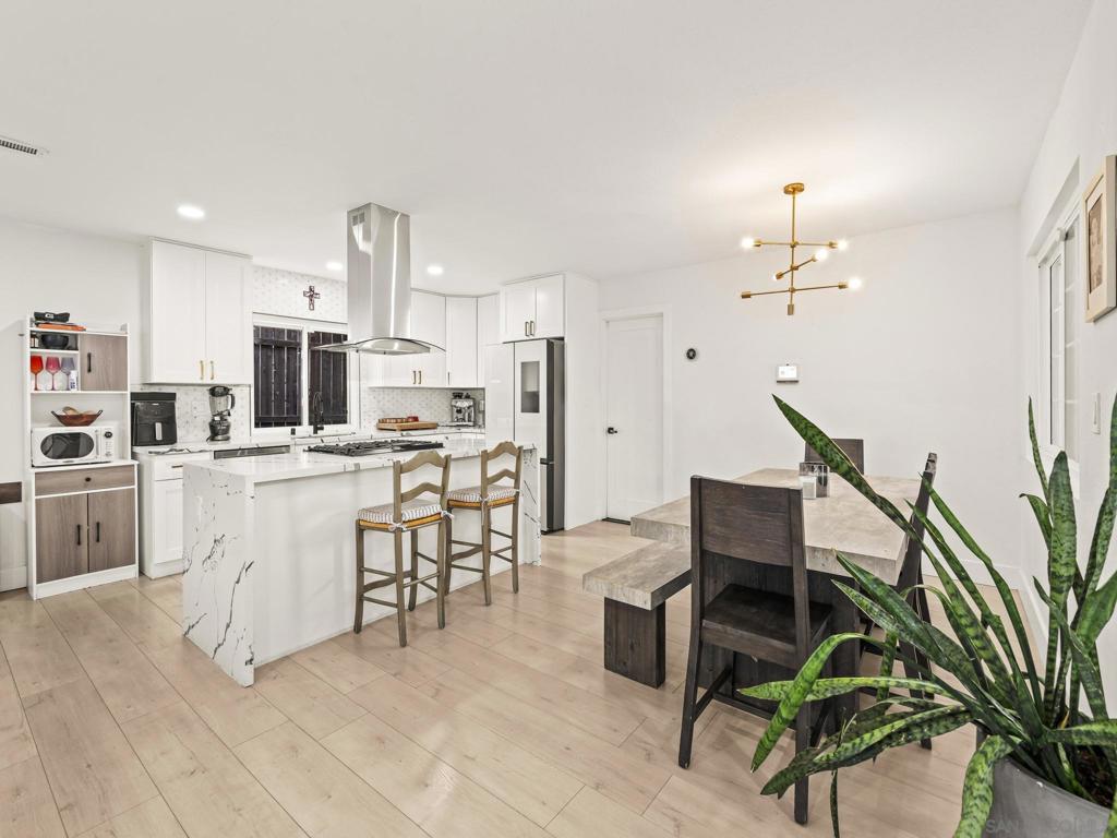 10252 Santana Street