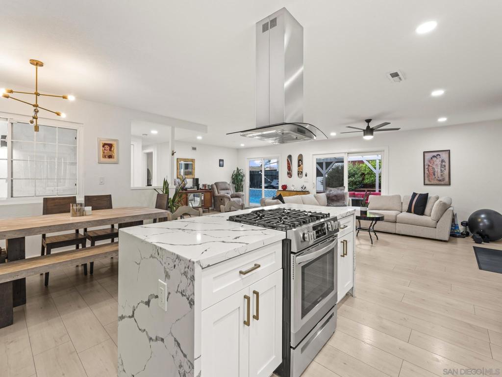 10252 Santana Street