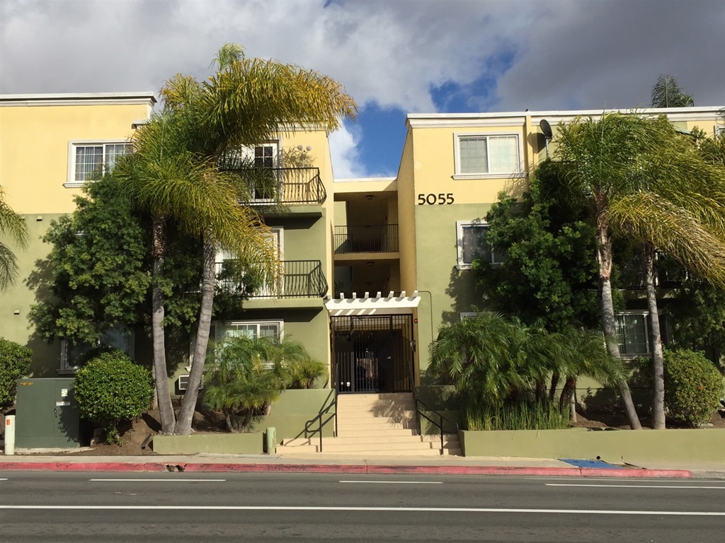 PERFECT Rental Investment! Walking distance to SDSU! This upgraded 1 bedroom condo features pergo wood flooring, newer kitchen featuring granite counters and cabinetry. Stainless steel appliances! Unit also features stackable washer and dryer! Extra storage closet and large patio! 1 Parking dedicated space. Complex features Pool, Jacuzzi and Excercise Room! Complex is gated for extra security! This is an interior unit. Quiet! Neighborhoods: Collwood Point Equipment: Dryer, Range/Oven, Washer Other Fees: 0 Sewer: Sewer Available Topography: LL