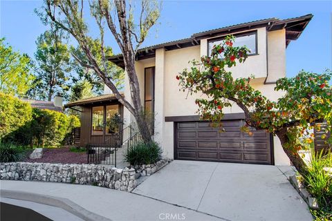 Photo of 22210 Miston Drive, Woodland Hills, CA 91364 (MLS # SR26012515)