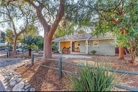 Photo of 1403 Cuernavaca PL, Claremont, CA 91711 (MLS # SR26105008)