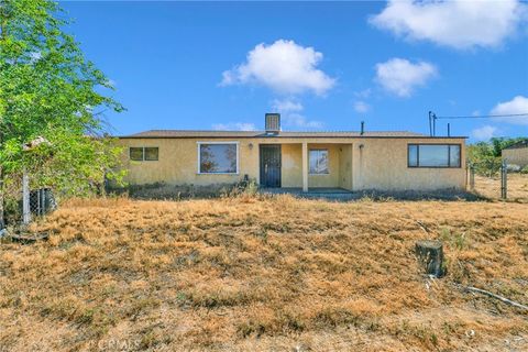 10393 Mockingbird Avenue Apple Valley CA 92308