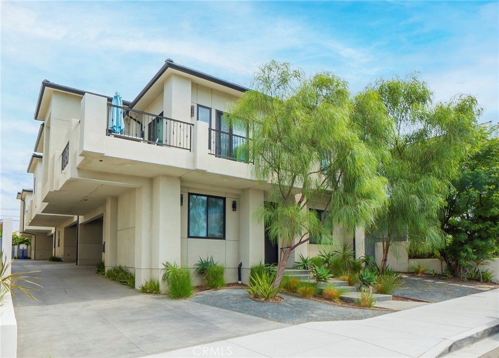 This elegant two-level townhome nestled in a serene South Bay neighborhood features an open floorplan filled with natural light, sleek finishes, an abundance of storage and plenty of privacy. The upstairs features an open living area with direct access to a relaxing, secluded outdoor patio, perfect for unwinding after a long day or entertaining company. Two guest bedrooms each with their own full bathrooms are located downstairs, ideal for creating privacy for your visitors. The kitchen has all the makings of a chef’s space, featuring a spacious walk in pantry, new stainless steel appliances, and granite counters. A modern black tile fireplace accents the master bedroom upstairs, perfect for warming up a cool South Bay morning. The master bathroom has a spa-like feel with its sophisticated accents and jet bathtub, ideal for unwinding after a long day. A fourth bedroom graces the second floor, which can also be utilized as a home office space. Located in North Redondo Beach, this townhome has close proximity to a nature path, numerous locally owned restaurants, is within walking distance to Madison Elementary, and is conveniently located near the 405 and 110 freeways. See supplements for floor plan and attachment for virtual tour. ***SELLER WILL CONSIDER CONCESSIONS IN OFFER: Yes***